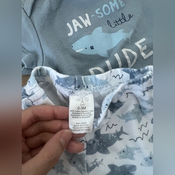 Baby Shark Matching Set 0-3M - Picture 2 of 2